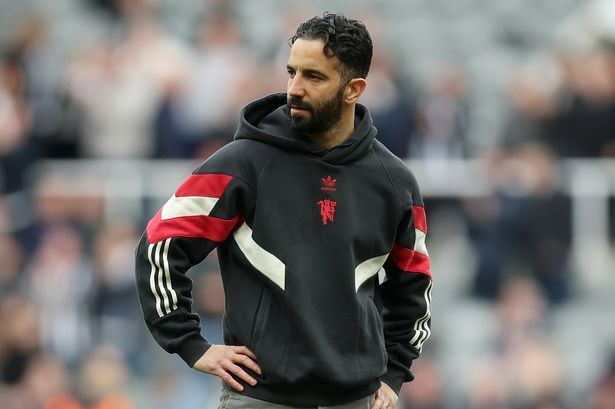 نيوكاسل على تاين ، إنجلترا - 13 أبريل: يبدو روبن أموريم ، مدير مانشستر يونايتد ، مكتئبًا بعد الهزيمة في مباراة الدوري الإنجليزي الممتاز بين نيوكاسل يونايتد وكيل مانشستر يونايتد في حديقة سانت جيمس في 13 أبريل 2025 في نيوكاسل على تاين ، إنجلترا. (تصوير جورج وود/غيتي إيمايز)