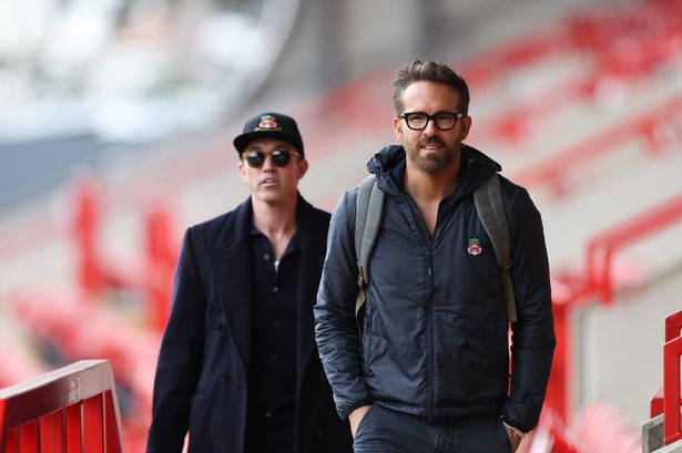 مالكي Wrexham Rob McElhenney و Ryan Reynolds