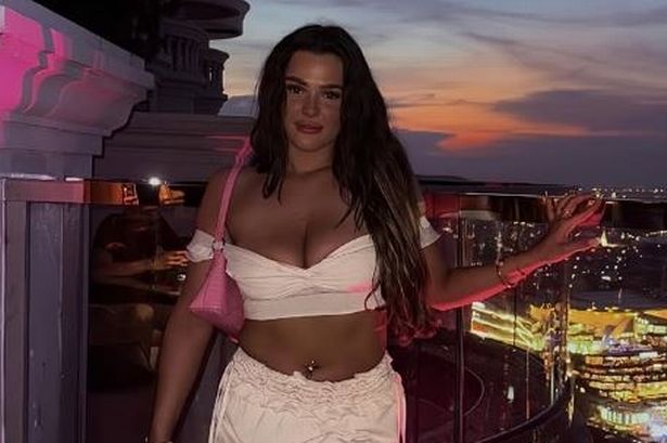 تقول شارلوت ماي مضيفة جوية سابقة إن المخدرات زرعت في أمتعتها