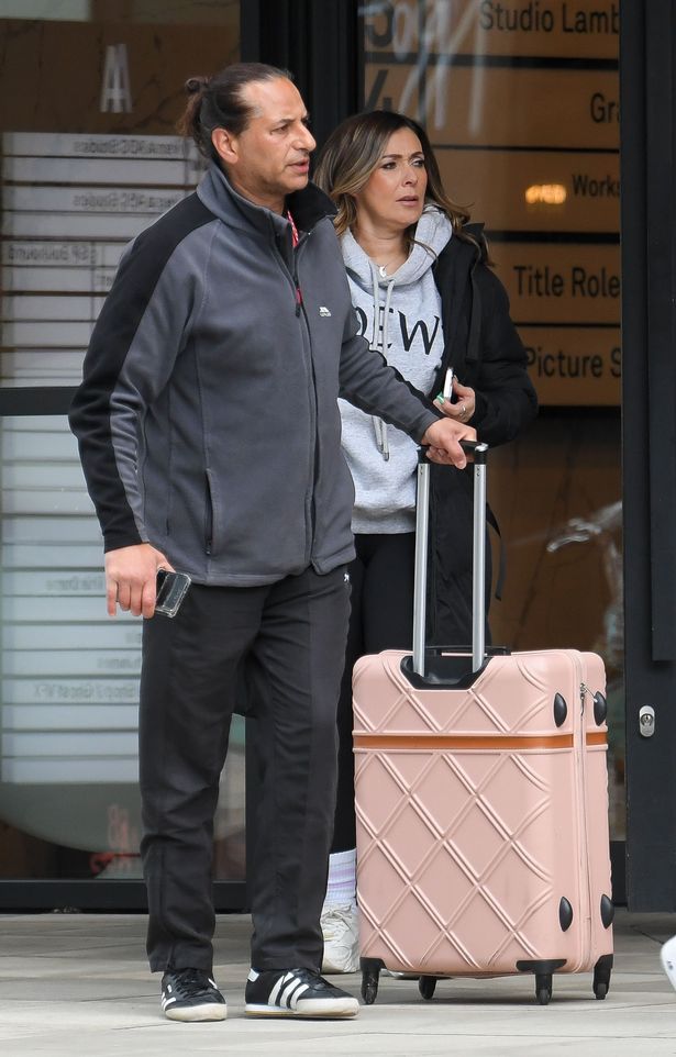 شوهدت Kym Marsh وهي تغادر الاستوديوهات في مانشستر ، وتغذي تكهنات حول عودتها المحتملة إلى شارع التتويج لإعادة دورها في دورها