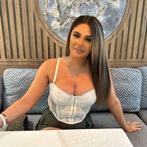 ملكة جمال لي في الصورة