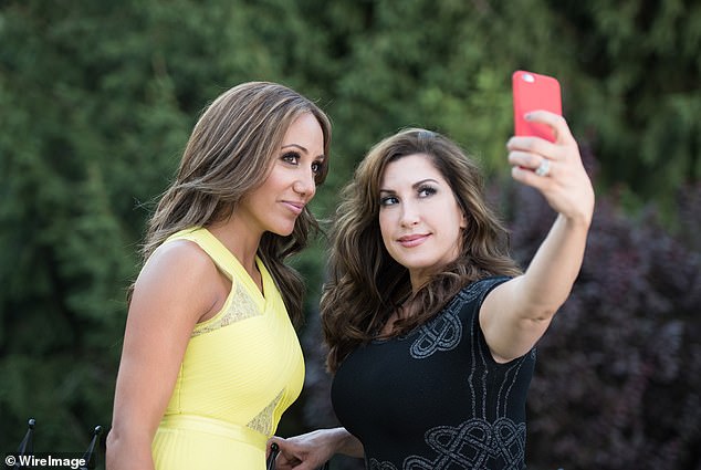 أثناء حديثها عن Costar السابق خلال مقابلة مع Allabouttrh ، سجلت شخصية التلفزيون الرقم القياسي على سبب دعوتها إلى Gorga بزعم الكذب بشأن إجراء عمليات تجميلية متعددة ؛ في الصورة في عام 2015