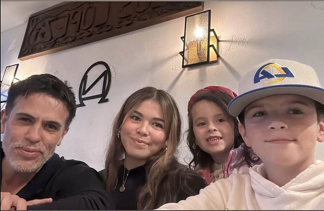 أعلنت تيدي عن انقسامها عبر Instagram ، بعد ساعات من تقديم الطلاق في الأول من نوفمبر ، مع وجود زوج سرعان ما يتخلى عن حضانة أطفالهم الثلاثة ، 12 ، كروز ، 10 ، ودوف ، أربعة
