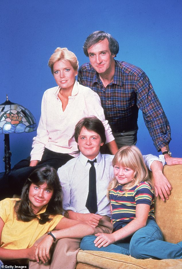 لعب Alex P. Keaton في Family Times من عام 1982 حتى عام 1989 ؛ في الصورة مع نجمات العائلة العائلية
