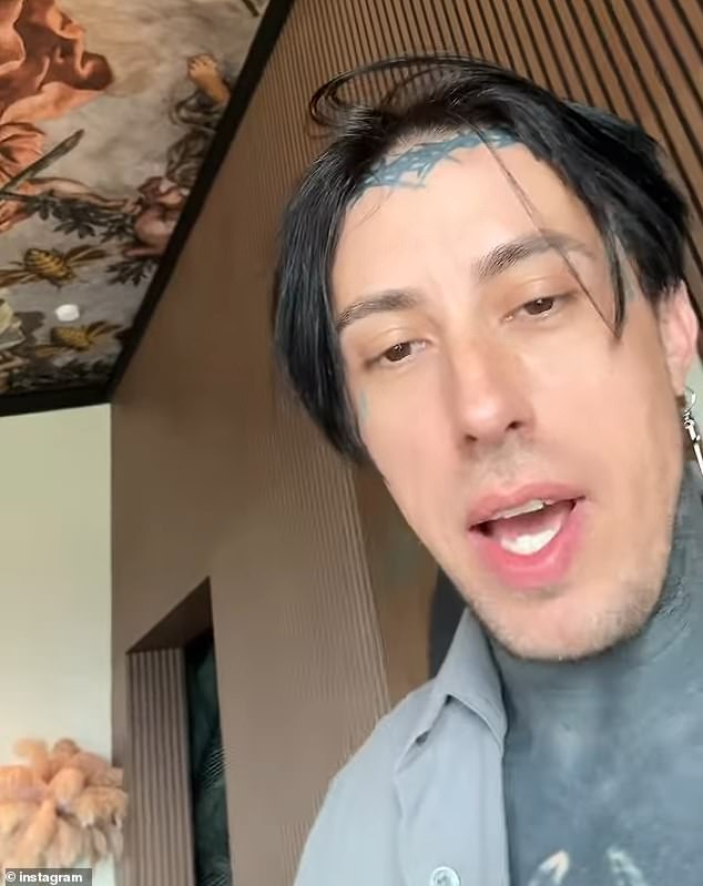 أخبرت المؤثر معجبيها أنها تعرضت للخداع والمضايقة من قبل شخص يتظاهر بأنه يسقط في رادك ، 41 عامًا ، أعلاه ، ينكر بشدة هذه المطالبات