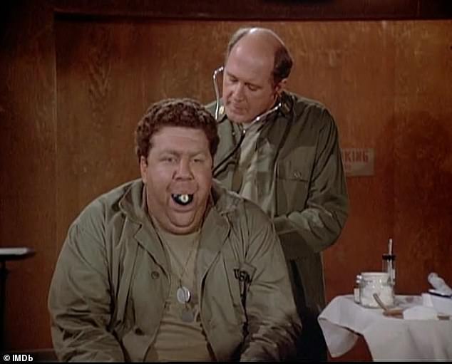 تم تصوير النجم في M*a*s*h كـ laroche الخاص في عام 1982