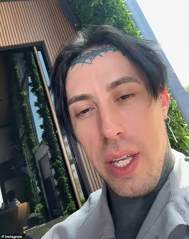 زعم المغني (في الصورة) أيضًا أن العديد من النساء قد زعمن أنهن قد تحدثن مع عدد من Tiktok الذي زعم أنه انتحال شخصية في محادثات مع بريتاني