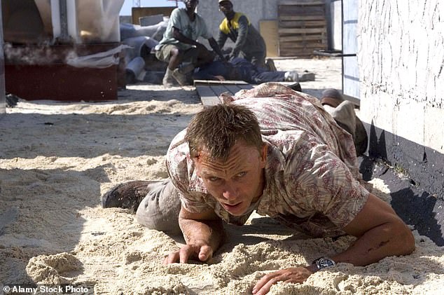 في فيلم Craig الأول 007 ، Casino Royale ، قام بمشاهدة Seamaster Diver 300M للشركة
