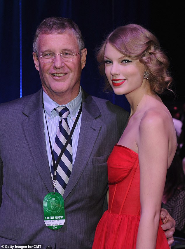 وأوضح المصدر أن Scott Swift 'تخلى طواعية عن هذه المعلومات كجزء من صفقة من شأنها أن تشمل Wayfarer سحب استدعاءهم لتايلور