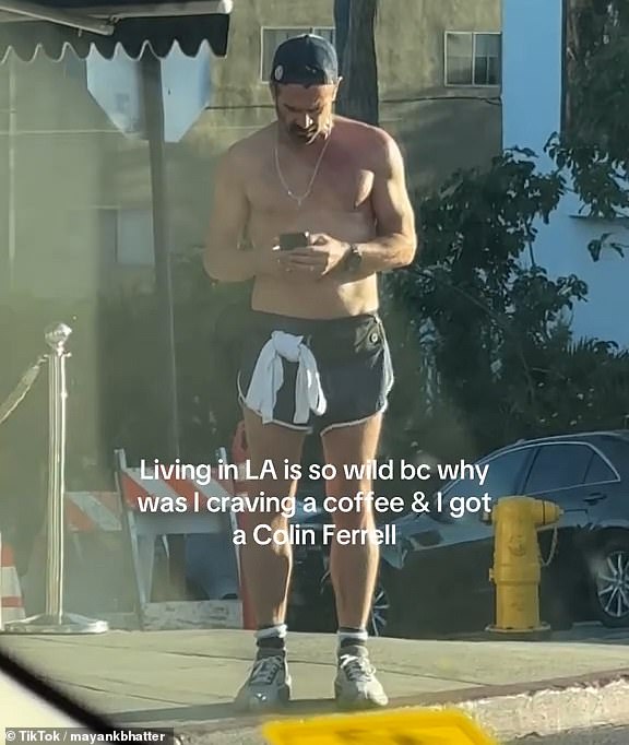 أظهر كولين فاريل جذعه المحفور وهو يستمتع بالنزهة المنخفضة ، التي نشرها أحد المعجبين على تيخوك