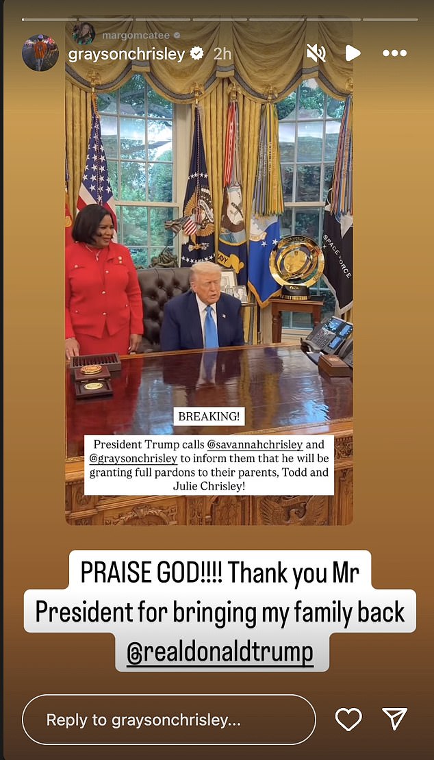 استخدم غرايسون ، 19 عامًا ، أيضًا Instagram لتبادل أفكاره حول عفو ترامب وهو يشيد بالرئيس من أجل