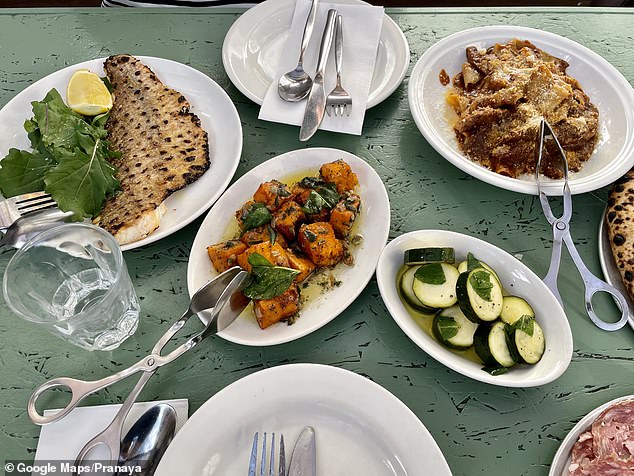 مملوكة لمجموعة Merivale ، تركت Totti الانطباع على مارثا الذي يقال إنه تمتع بمجموعة كبيرة من antipasti توقيع المكان