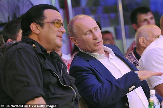 كان لدى Seagal صداقة طويلة وموثقة جيدًا مع فلاديمير بوتين