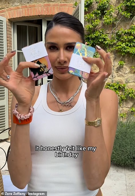 في الفيديو ، قالت: