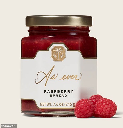 تم بيع Megan's Conserves من خلال علامتها التجارية لأسلوب الحياة كما تم إرسالها مؤخرًا مشجعي Condiment Wild ، حيث تم بيعها في غضون دقائق فقط من البيع