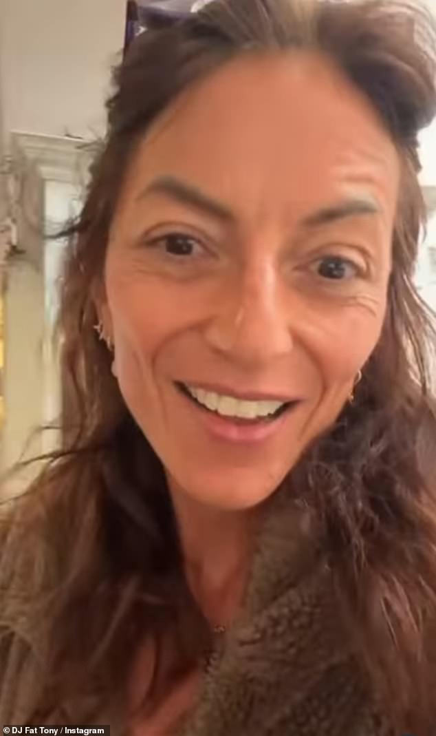 في هذه الأثناء ، تم إرسال الزوجين السعداء أيضًا رسالة حظ سعيد من Pal Davina McCall وهي تشاركها حبها قبل يومهم الكبير