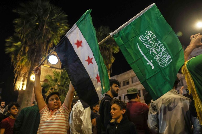 يقول ترامب إنه سيطلب إزالة جميع العقوبات الأمريكية على سوريا