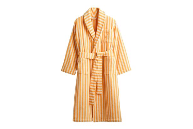 مرتفعات رداء الصفراء من Gabriella Khalil لـ H&M Home