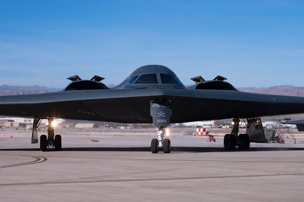 سيارات الأجرة B-2 Spirit Out for Red Flag-Nellis 24-1 في قاعدة Nellis Air Force Base ، نيفادا ، 16 يناير 2024