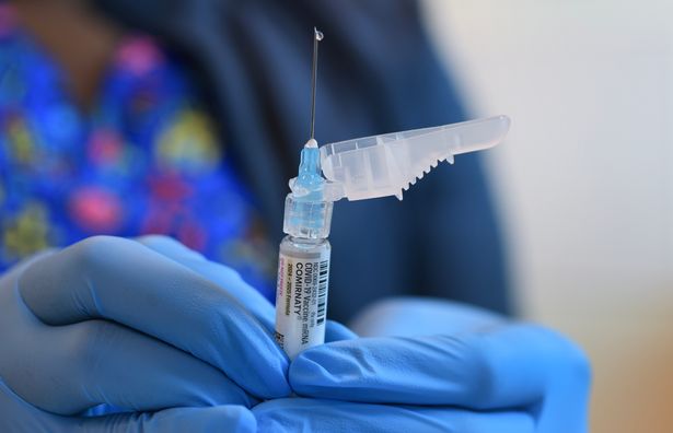 لا يوجد دليل يشير إلى أن اللقاحات في الاستخدام الحالي ستكون أقل فعالية مقابل المتغير الجديد