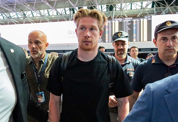 كيفن دي بروين في مطار روما فيومسينو