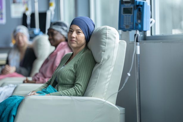 مرضى السرطان يحصلون على العلاج