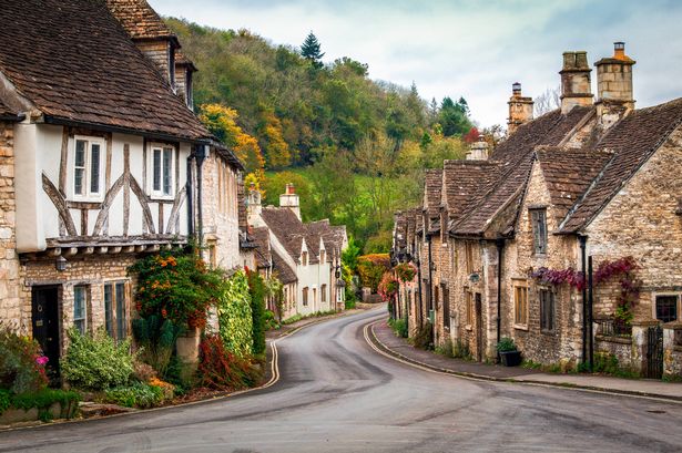 Castle Combe in the Fall ، Wiltshire ، England