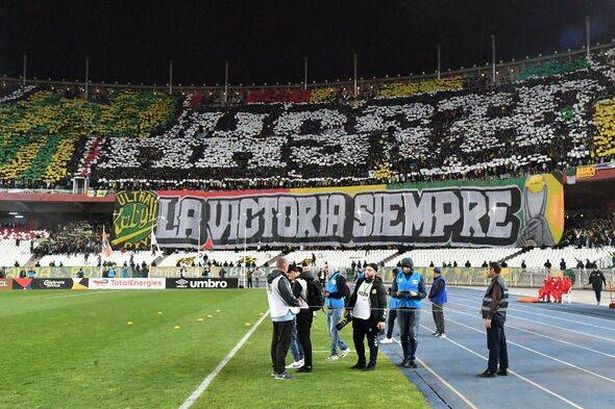 FBL-CAF-C1-kabylie-esperance-fans-ملعب كرة قدم معبأة في الجزائر