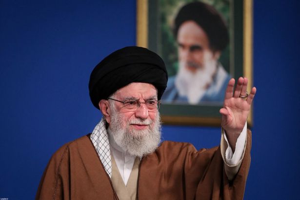 شوهد الزعيم الأعلى الإيراني آية الله علي خامناي في ظهور عام حديث