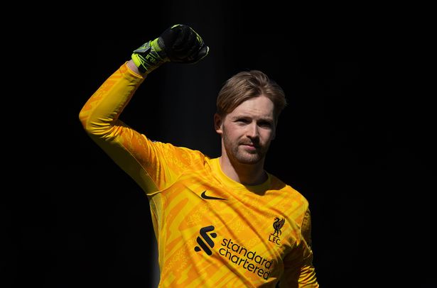 لندن ، إنجلترا - 06 أبريل: يحتفل Caoimhin Kelleher من Liverpool FC بالهدف الأول لليفربول خلال مباراة الدوري الممتاز بين فولهام FC و Liverpool FC في Craven Cottage في 06 أبريل 2025 في لندن ، إنجلترا. (تصوير VisionHaus/Getty Images)