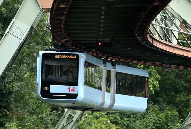 يقود سكة حديد Wuppertal Superence 