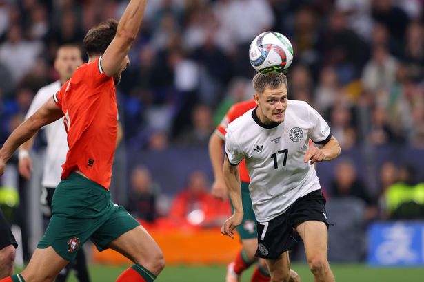 ميونيخ ، ألمانيا - 04 يونيو: سجل فلوريان ويرتز من ألمانيا الهدف الافتتاحي خلال مباراة الدور نصف النهائي من دوري الدرجة الأولى لكرة القدم 2025 بين ألمانيا والبرتغال في ميونيخ كرة القدم في 04 يونيو 2025 في ميونيخ ، ألمانيا. (تصوير جيمس جيل - Danehouse/Getty Images)