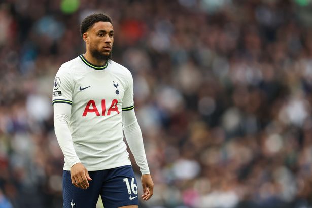 لعب Arnaut Danjuma ثلاثة فرق في إنجلترا