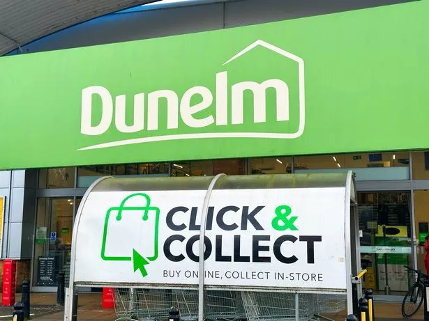 علامة متجر Dunelm الخارجي