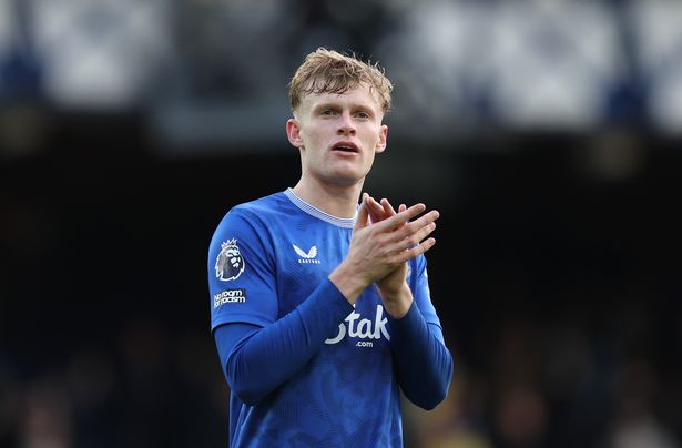 Jarrad Branthwaite من ايفرتون