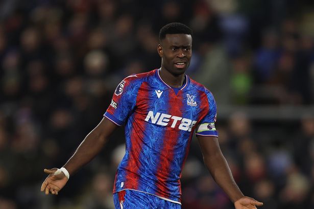 يبدو مارك غوي من Crystal Palace بخيبة أمل واضحة