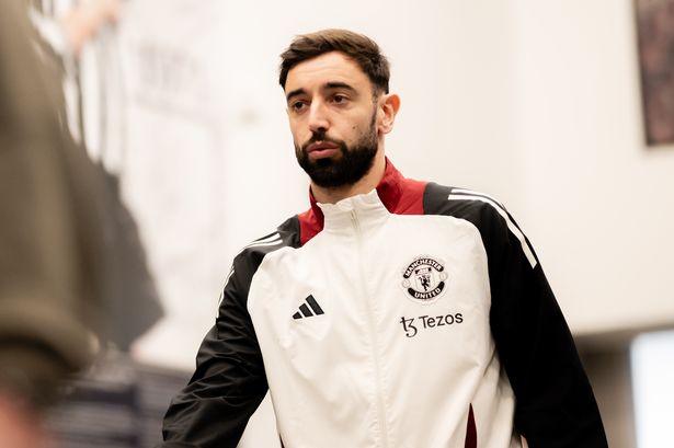 وصول كابتن مانشستر يونايتد برونو فرنانديز قبل المباراة