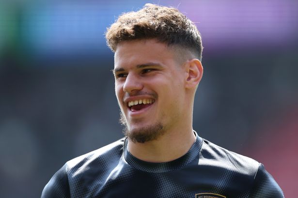 بورنموث ، إنجلترا - 27 أبريل: ميلوس كيركز من AFC Bournemouth Reacts ، خلال الاحماء قبل مباراة الدوري الإنجليزي الممتاز بين AFC Bournemouth و Manchester United FC في Stadium Vitality في 27 أبريل 2025 في بورنموث ، إنجلترا. (تصوير ريان بيرسي/غيتي إيموكيز)
