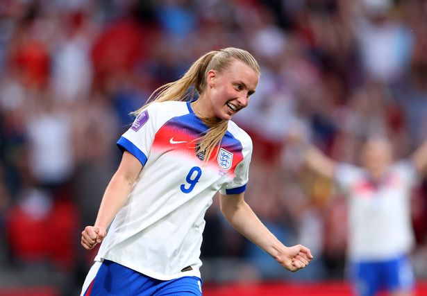 تحتفل Aggie Beever-Jones of England بتسجيل هدف فريقها الثالث خلال مباراة الدول النسائية UEFA 2024/25 GRP A3 MD5 بين إنجلترا والبرتغال في ملعب ويمبلي في 30 مايو 2025 في لندن ، إنجلترا. 