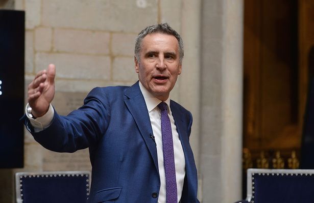 شارك Dermot Murnaghan أنه تم تشخيص إصابته بسرطان البروستاتا