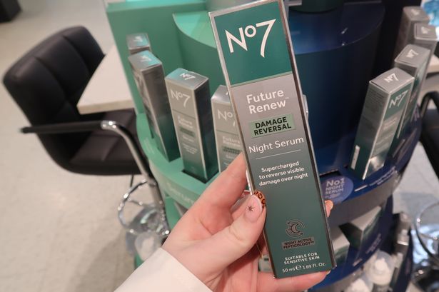 تقع زجاجة 25 مل من مصل No7 Future Reneft Night أقل من 20 جنيهًا إسترلينيًا لفترة قصيرة