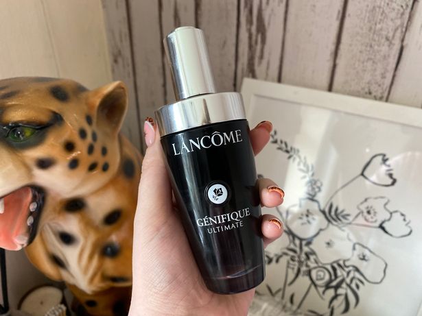 مصل Lancome هو نجاح مع عشاق العناية بالبشرة يقولون إنه يترك البشرة 