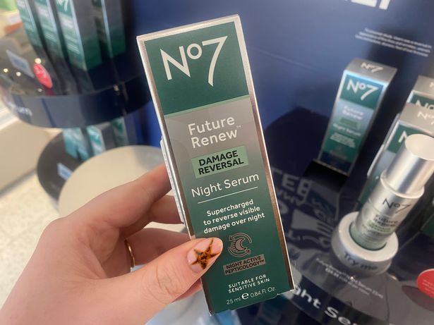يكلف مصل NO7 Night Night Serum 25ml 39.95 جنيهًا إسترلينيًا