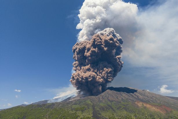 جبل etna الانفجار