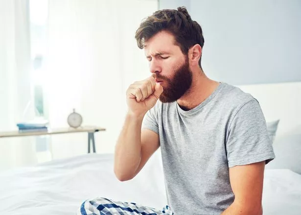 يمكن أن يكون السعال المستمر الجديد أحد أعراض الفيروس