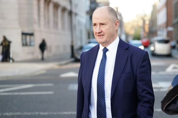 لقد بدا أن كيفن هولينيركر في المقدمة من Tory
