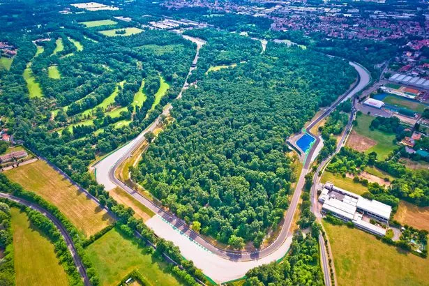 Monza Race Circut Aerial View بالقرب من ميلانو ، منطقة لومباردي في إيطاليا