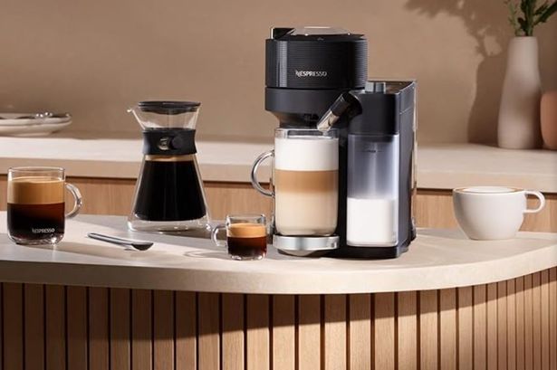 أصبح De'longhi Nespresso Vertuo Lattissima الآن أقل من 200 جنيه إسترليني في بيع Amazon's