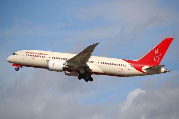 2GPDDAK AIRY India Boeing 787-8 VT-ANP مع زبدة خاصة تصور المهاتما غانديديبرنغ من مطار لندن هيثرو ، المملكة المتحدة