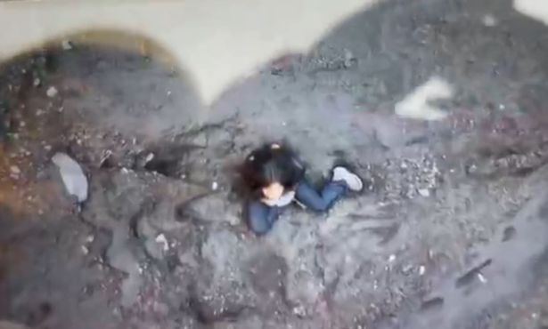 تم تصوير جوليانا مارينز بعد سقوطها في البركان